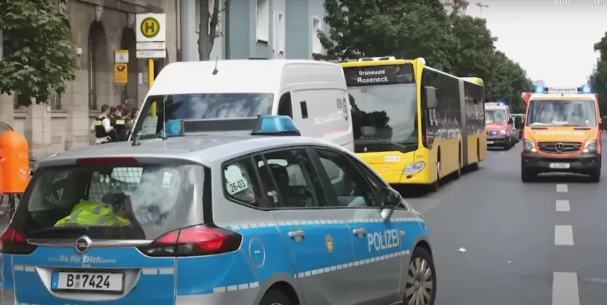 Cảnh báo: Cướp lúc chiều tối tại trạm xe buýt ở Bayern; Hai vụ cướp đường trong vòng một giờ ở Berlin-Wilmersdorf
