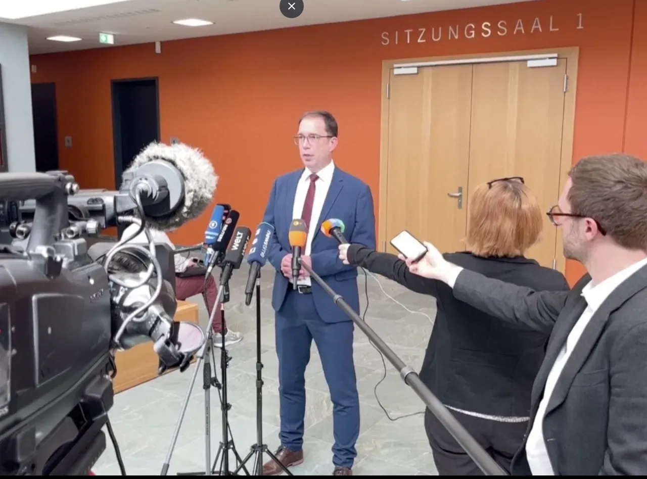 Đức: Mở phiên tòa xét xử 9 người thuộc Reichsbürger với cáo buộc âm mưu đảo chính; Nghịch lý thiếu và thừa lao động chuyên ngành trầm trọng